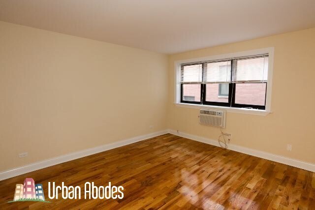 Foto del edificio - 555 W Arlington Pl