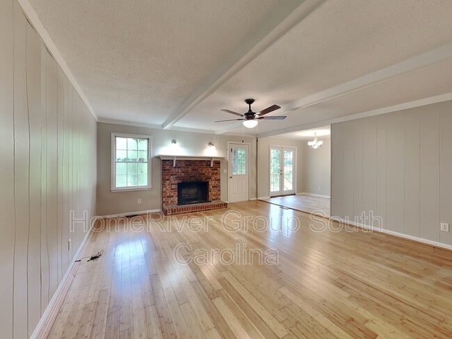 Building Photo - 2380 Spring Valley Dr