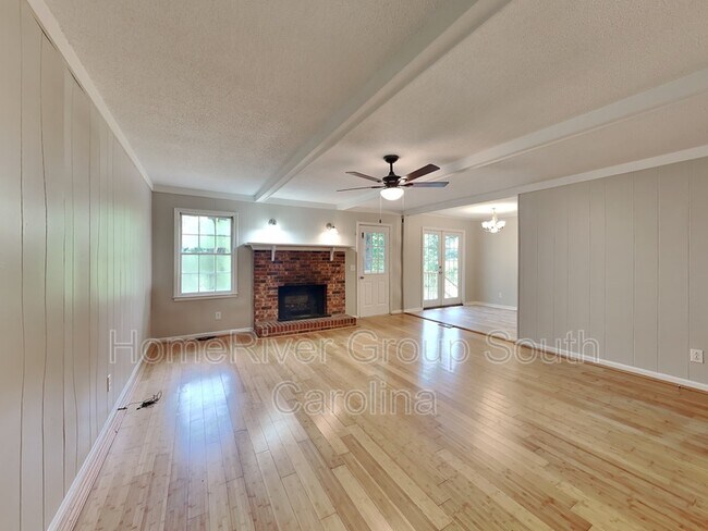 Foto del edificio - 2380 Spring Valley Dr