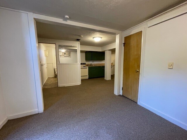 Building Photo - 4605 Holdrege St