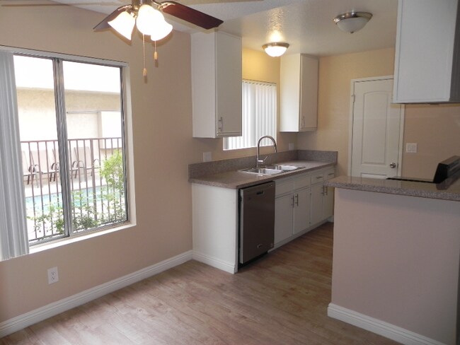 Foto del edificio - 8602 Chapman Ave