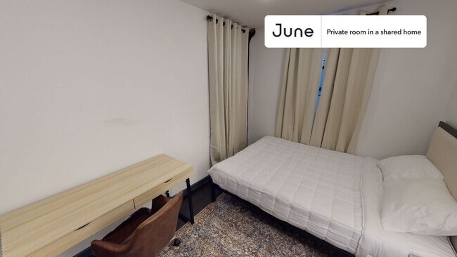 Foto del edificio - Room in Shared 3 bed/1 bath home