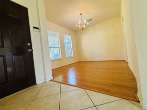 Building Photo - 931 Sierra Springs Ln