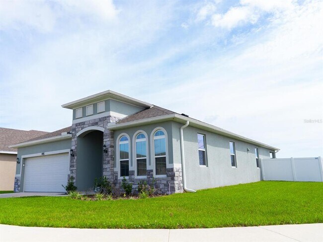 Building Photo - 445 Silver Palm Dr