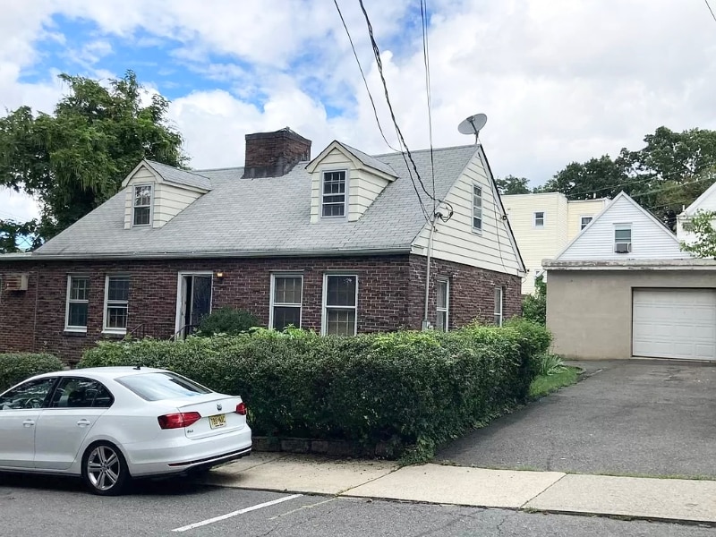 Primary Photo - 1301 50th St