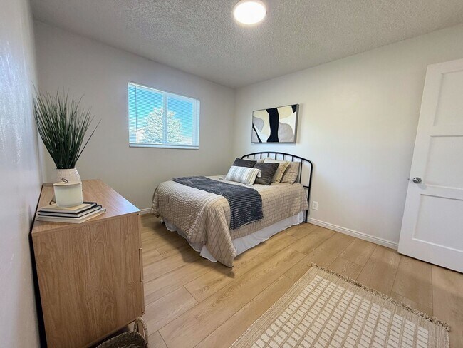 Foto del edificio - 142 W 1200 N St