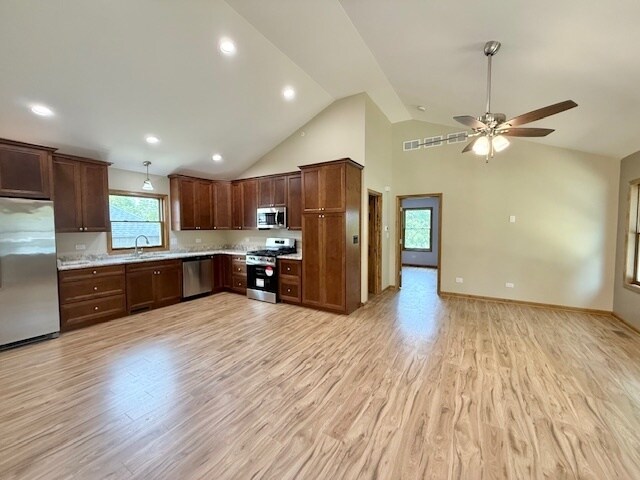 Foto del edificio - 26324 W Prospect Ave