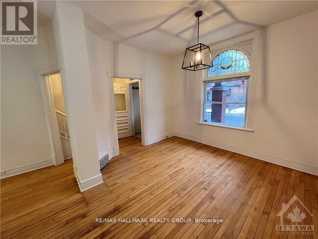 Photo du bâtiment - 375 Lyon St. N