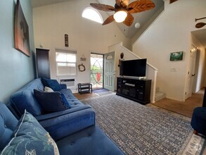 Building Photo - 50 Halili Ln