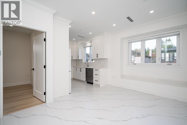 Building Photo - 4XXX-3A W 28th Ave