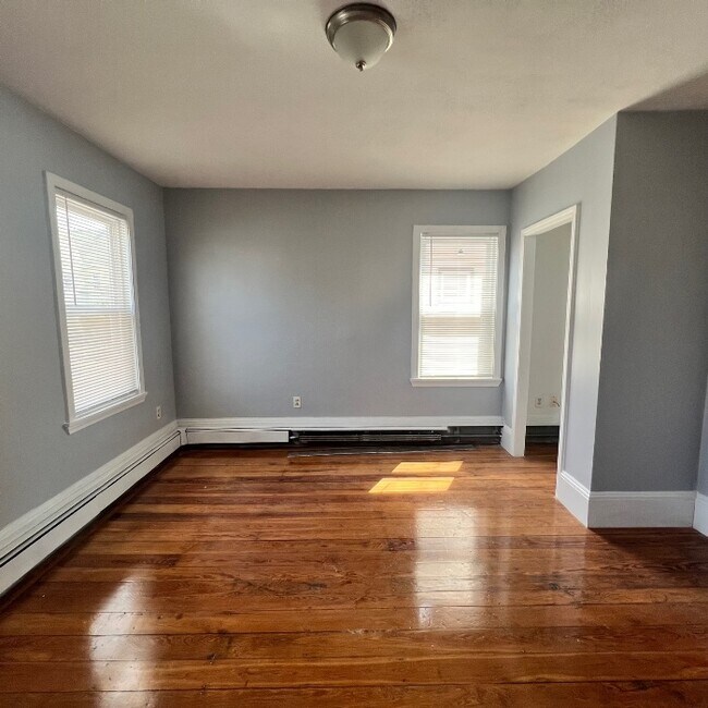 Building Photo - 23 Gledhill Ave