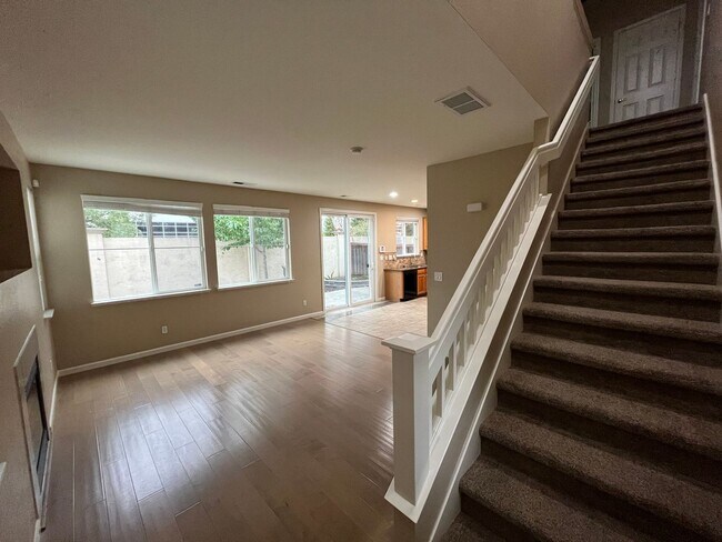 Building Photo - Beautiful 3-Bedroom Home in Lower Green Va...