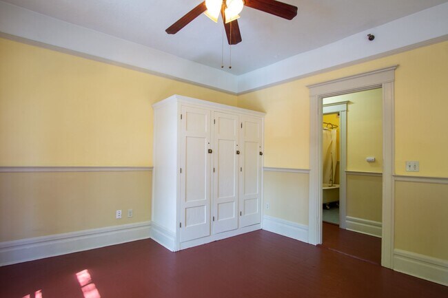 Foto del edificio - Very Spacious & Charming 1-Bedroom Downtown Near PAM, PSU + Waterfront!