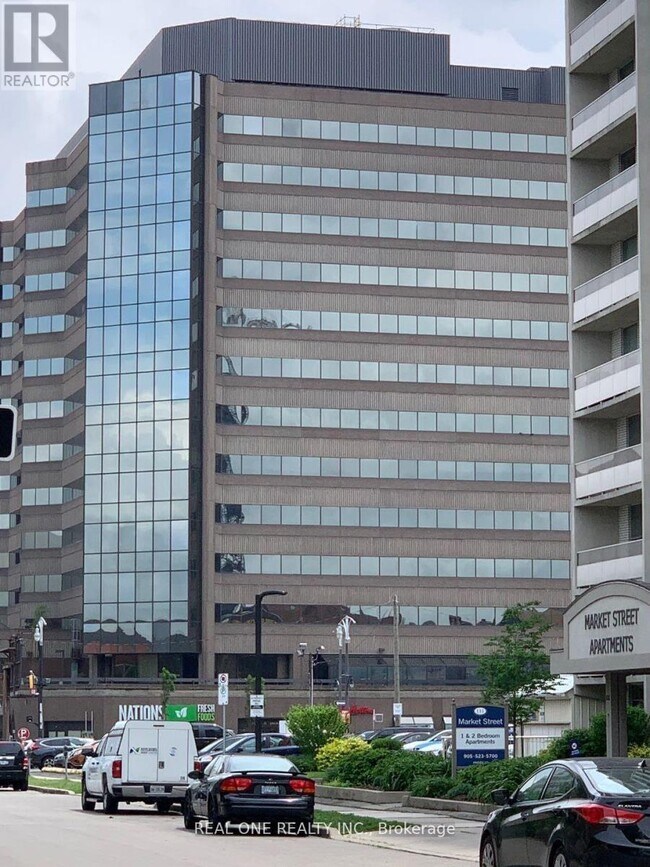 Photo du bâtiment - 47 Caroline St N