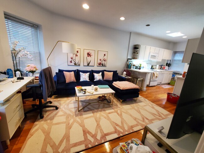 Foto del edificio - 57 Westland Ave