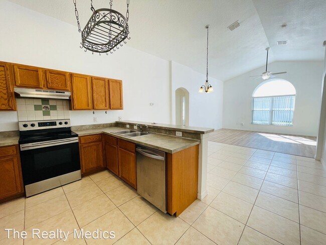 Building Photo - 4 br, 2 bath House - 1138 Beech Grove Way