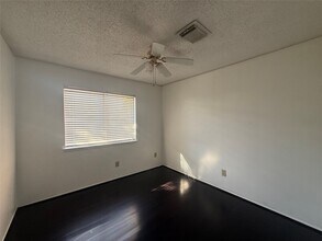 Building Photo - 8498 Dairy View Ln