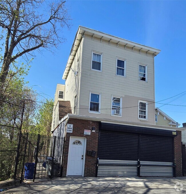 Building Photo - 2 Carlisle Pl