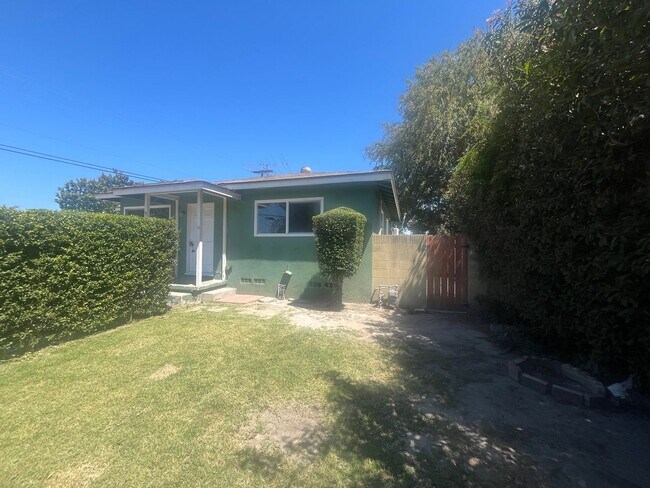 Foto del edificio - 2Bedroom/1  Bath home in Whittier