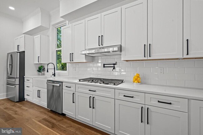 Building Photo - 811 Sligo Creek Pkwy