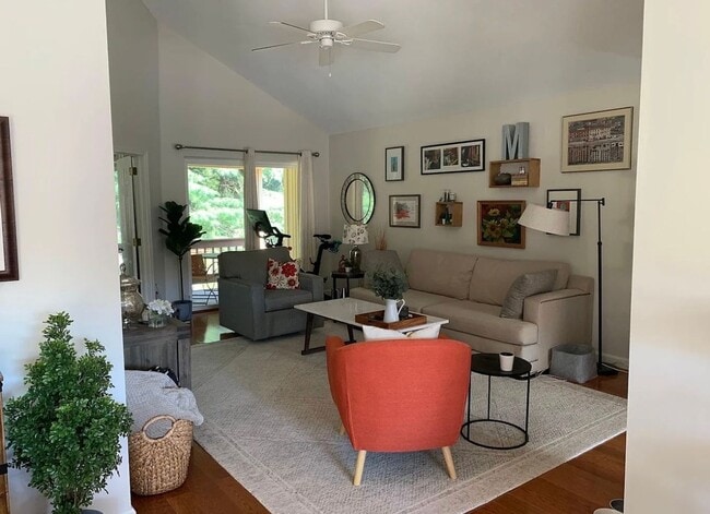 Building Photo - 179 Trailside Way