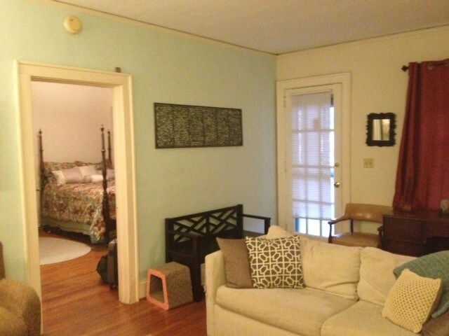Foto principal - 1823 E 5th St