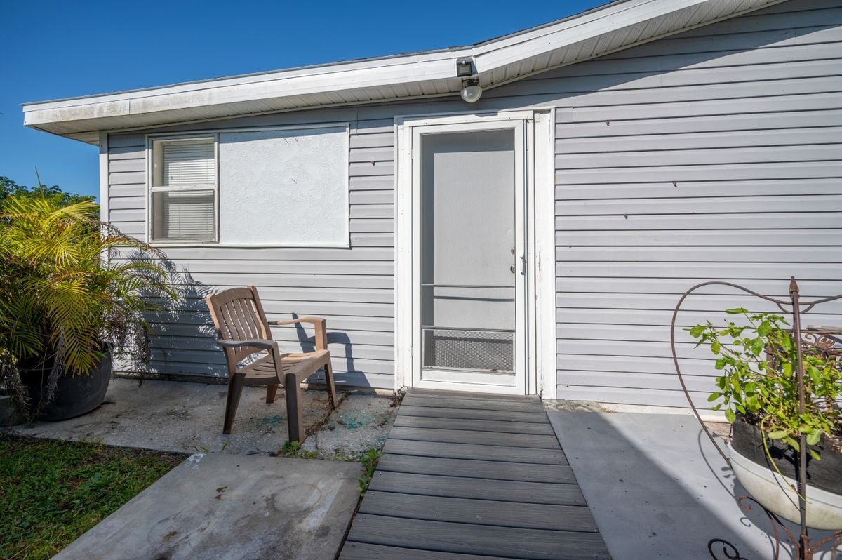 Foto principal - 8340 Roosevelt St