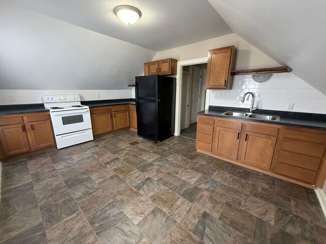 Building Photo - 1201 High St