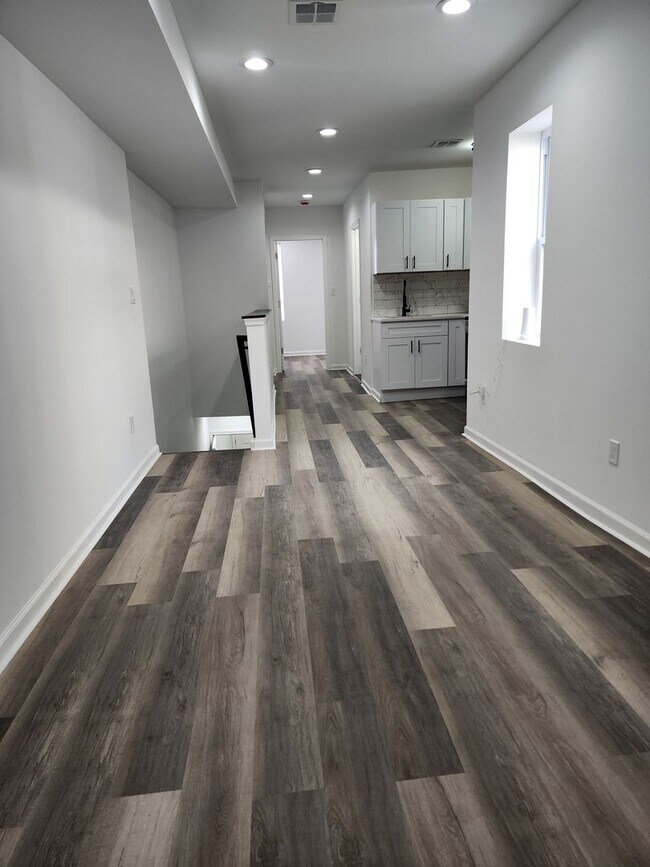 Foto del edificio - 5012 W Stiles St