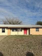 Building Photo - 513 E 20th St