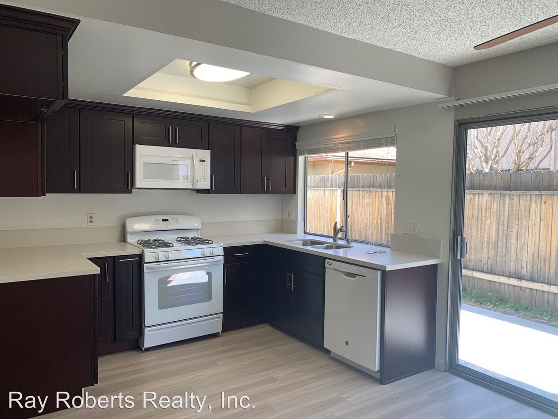 Foto principal - 2732 W Juniper St