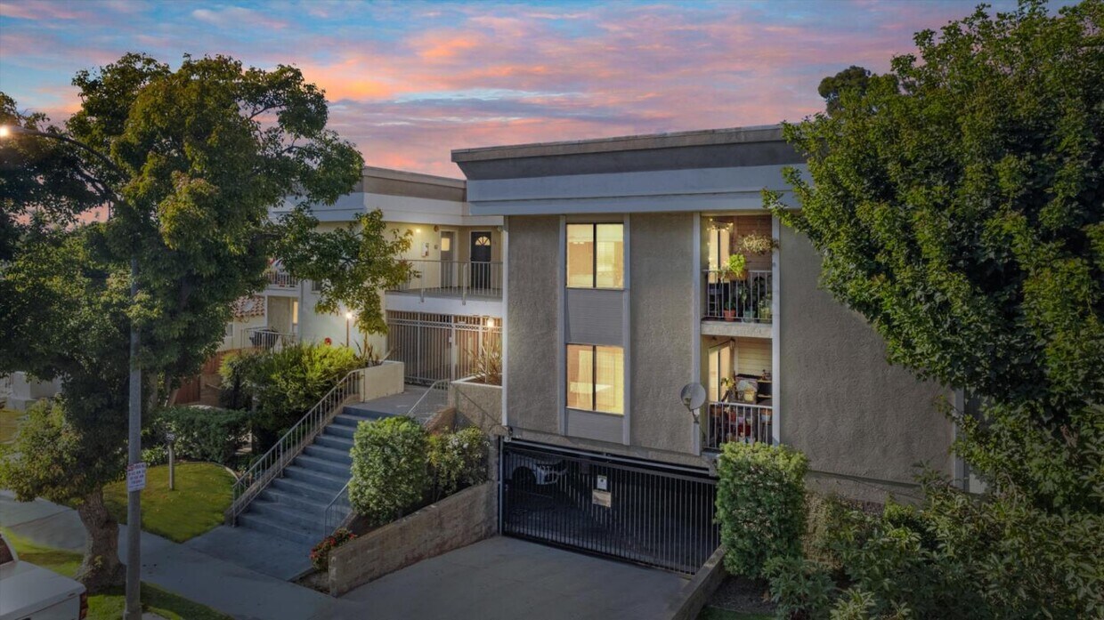 Foto principal - 3425 E 15th St