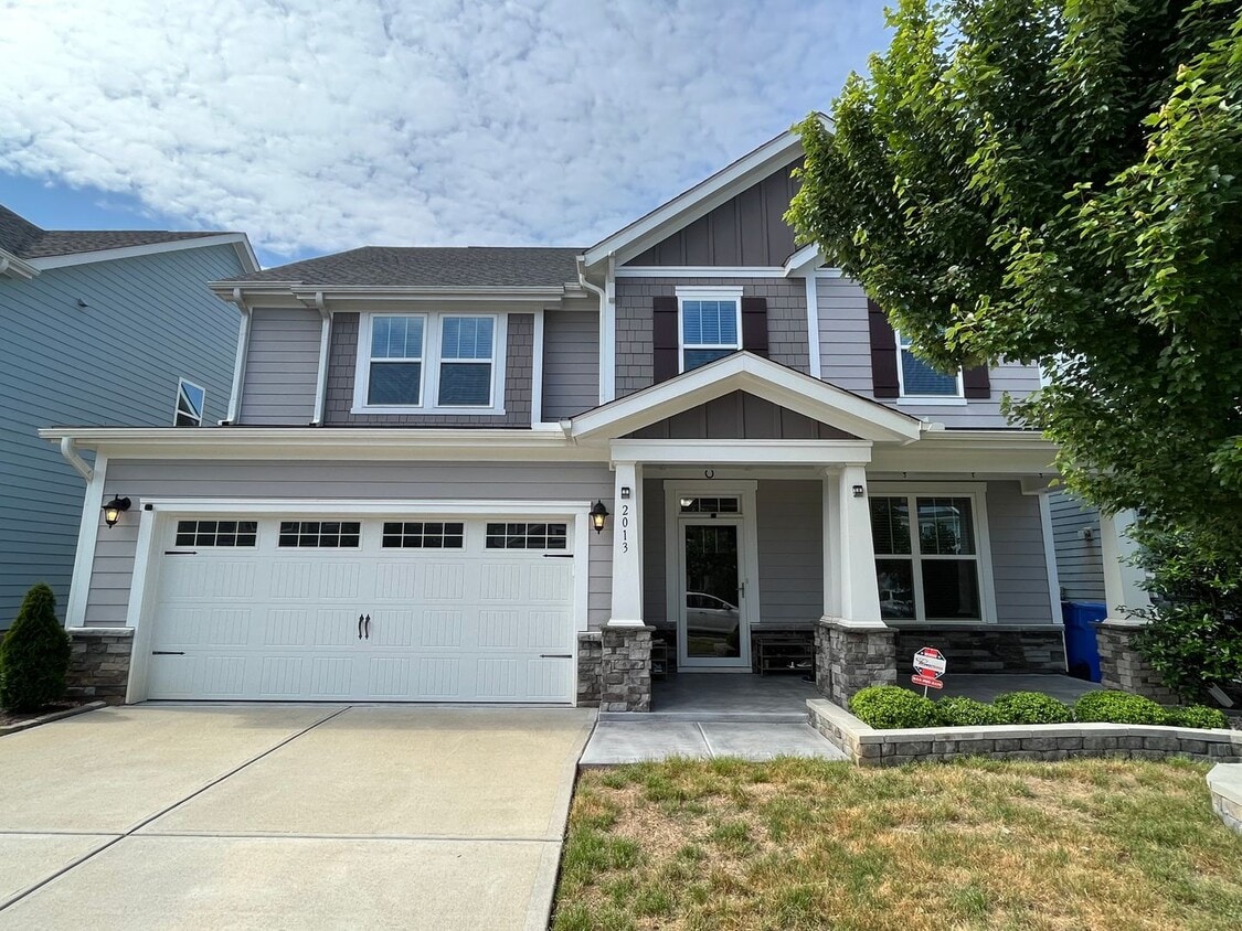 Primary Photo - Beautiful 4BD, 3BA House with Bonus Family...