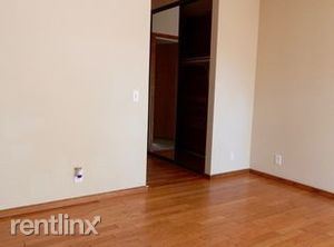 Foto del edificio - 1327 N Mariner Way
