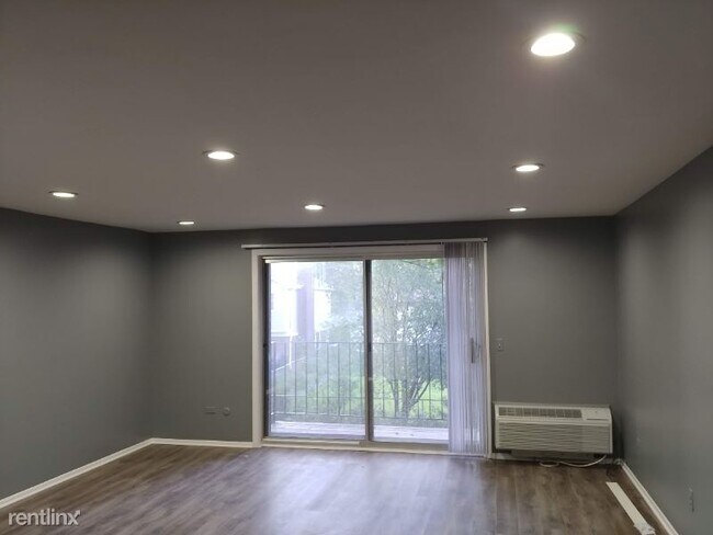 Foto del edificio - 19 E Palatine Rd