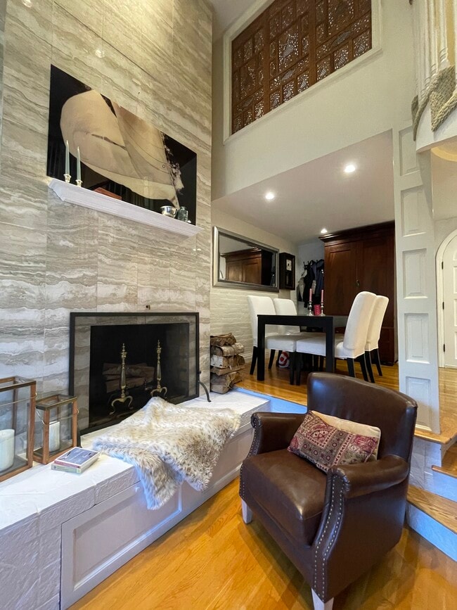Building Photo - 124 Beacon St