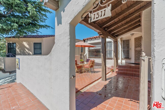 Foto del edificio - 1511 Pandora Ave
