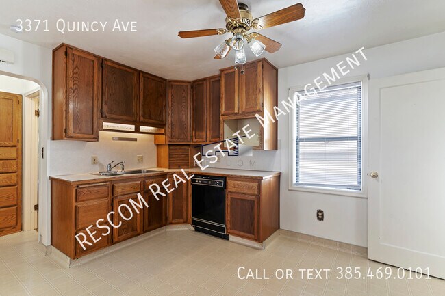 Foto del edificio - 3371 Quincy Ave