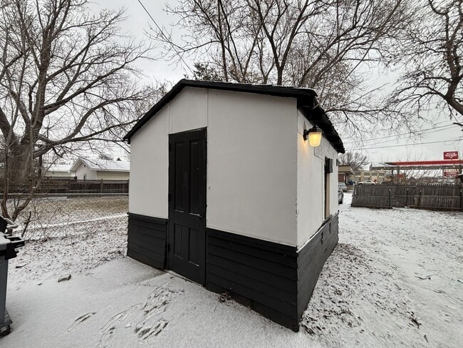 Building Photo - 2 Bedroom House for Rent