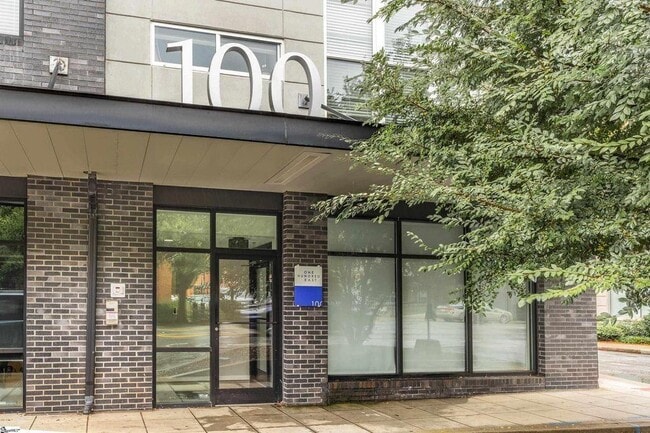 Foto del edificio - 100 E Washington St