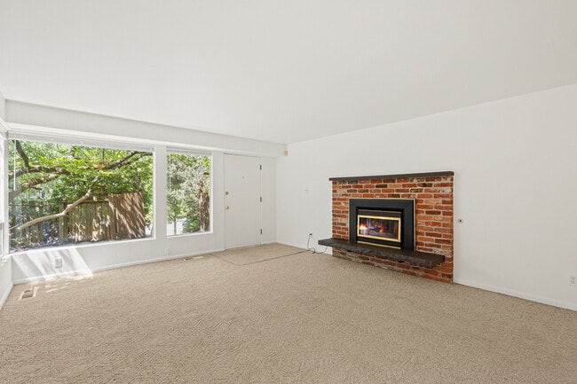 Building Photo - 5044 Sand Point Way NE
