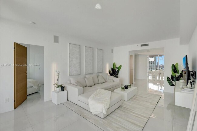 Foto del edificio - 300 South Pointe Dr