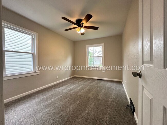 Building Photo - 3 Bed 1 Bath Home in West Toledo