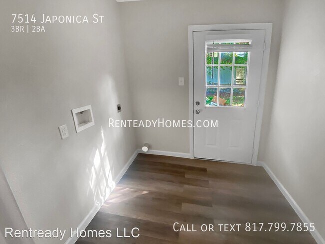 Foto del edificio - 3 br, 2 bath House - 7514 Japonica St