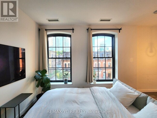 Building Photo - 5 St Joseph St