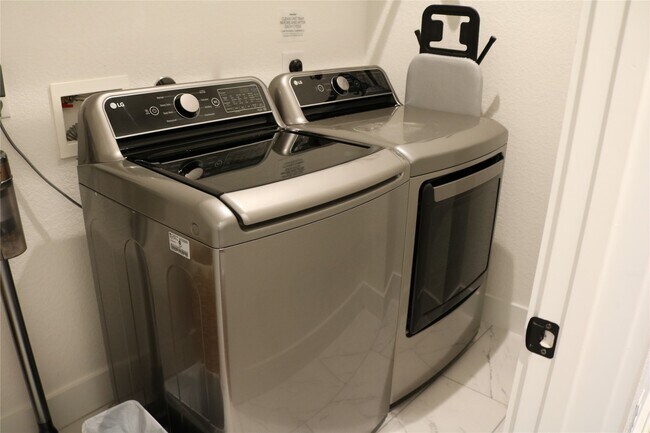 Foto del edificio - 4714 Fisk St