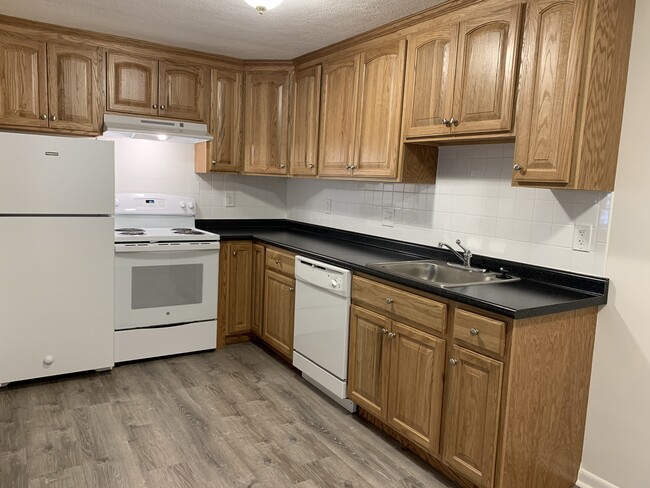 Building Photo - 3 Viking Ct