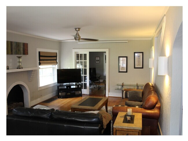 Building Photo - 1116 Woodvale Dr