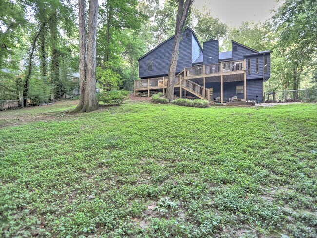 Building Photo - 250 Brandenburgh Cir
