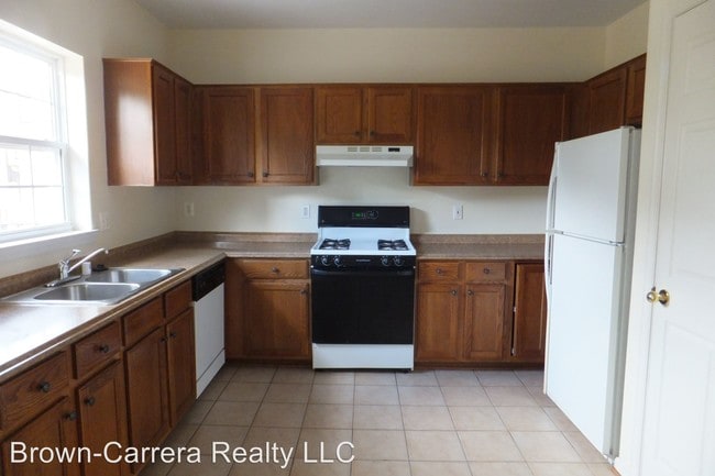 Building Photo - 3 br, 3.5 bath House - 243 Connery Ter SW